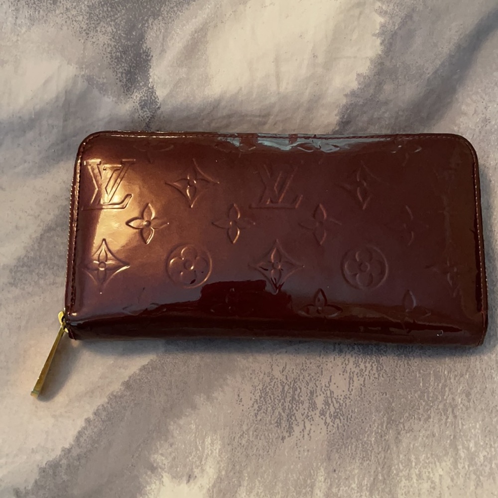 Louis Vuitton Zippy Wallet